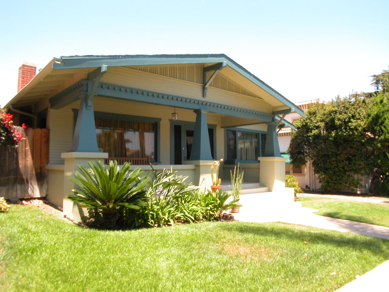 California Bungalow.... Craftsman Bungalow... it's a gem by any name !