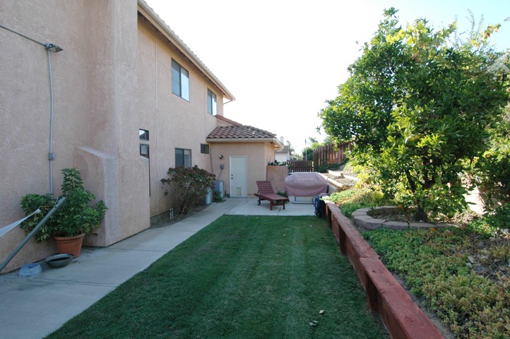 Huge Side Yard