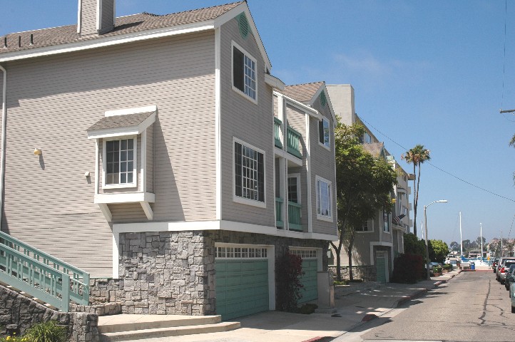 Deja Vu... I like the exterior of this Newport Beach Condo...