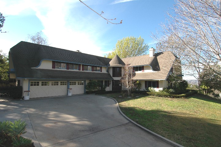 San Diego Home for Sale... and it is a Stunning Dutch Colonial in Beautiful Fallbrook