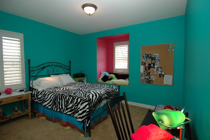 A splash of color... and spotless Teenager's Room...