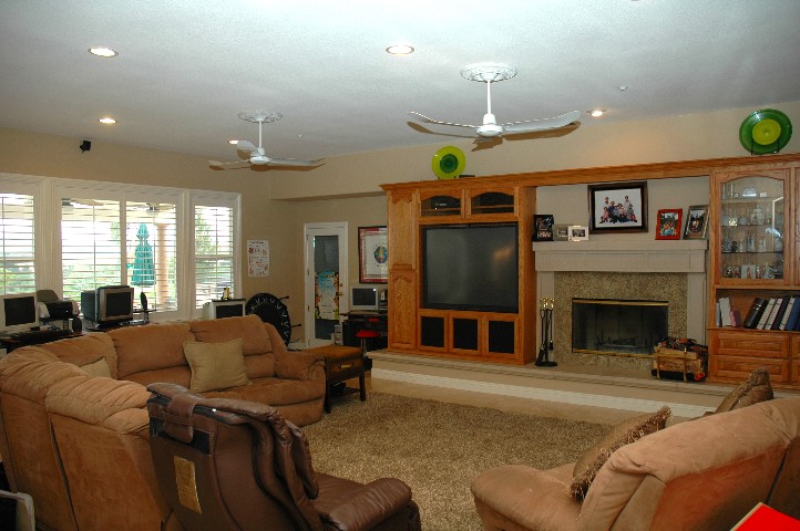 Wonderfully HUGE Family Room