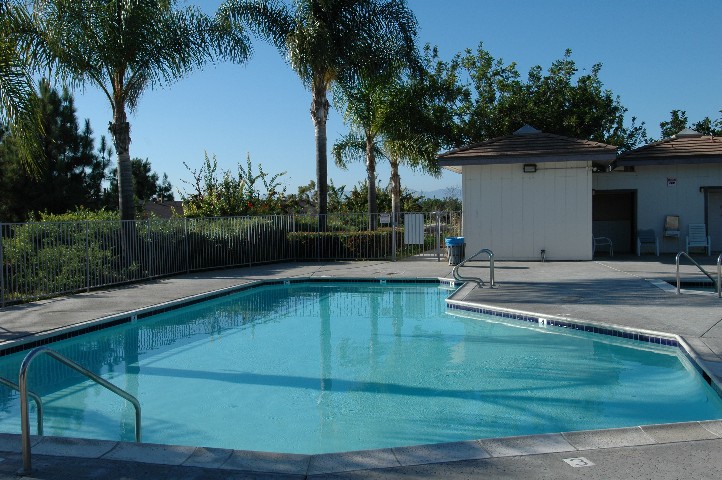 Beautiful Pool / Spa / Clubhouse Community Facilities